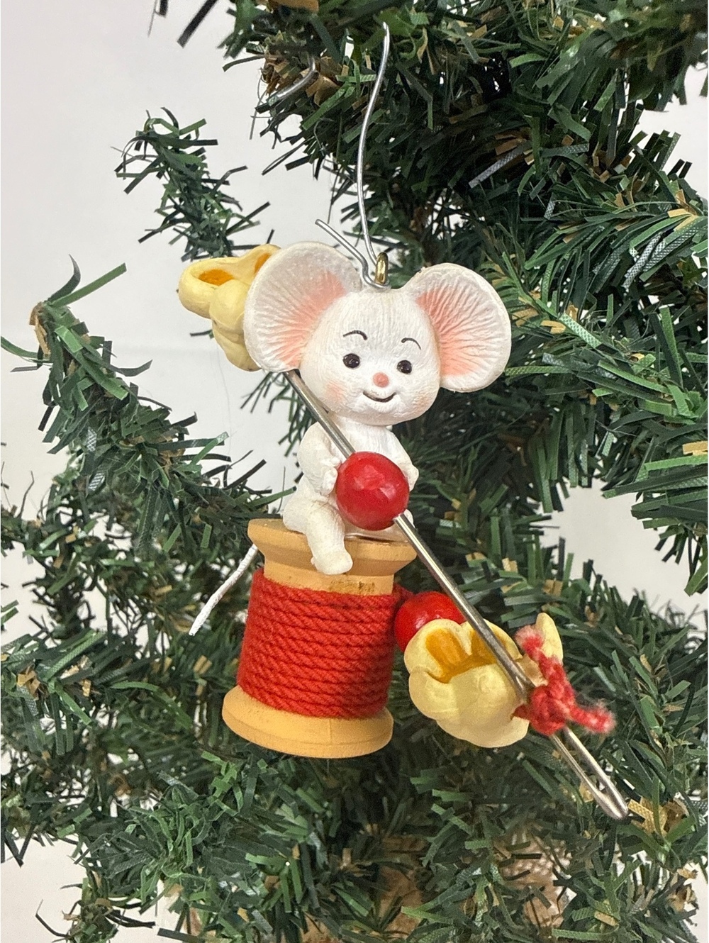 Chris-Mouse Vintage 1986 Holiday Mouse Christmas Ornament on Thread Spool
